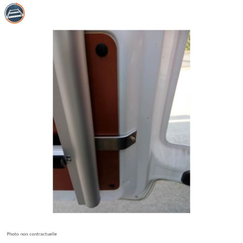 CROCHETS DE RANGEMENT SUR PORTE INTERIEURE DETAIL