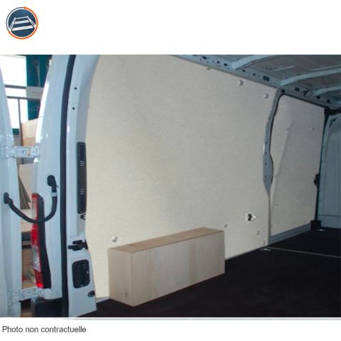 Kit habillage conçu en Bouleau plastifié + un plancher en Bouleau rugueux pour le Volkswagen Caddy 4 L1.